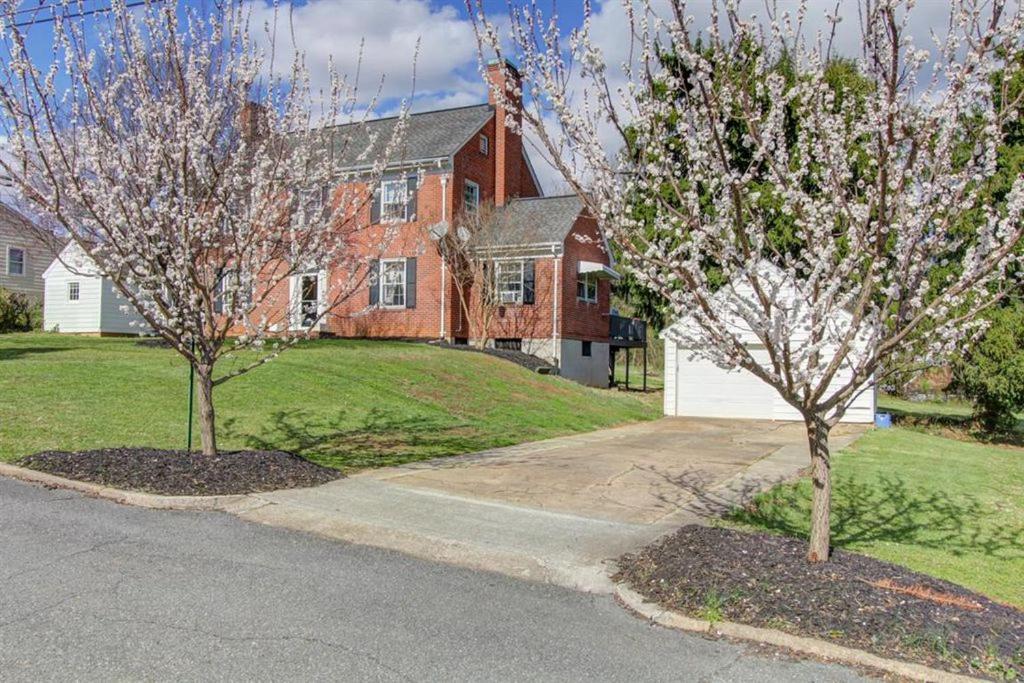 Home Sweet Home: Cozy Suite Near Liberty University Lynchburg Exterior photo